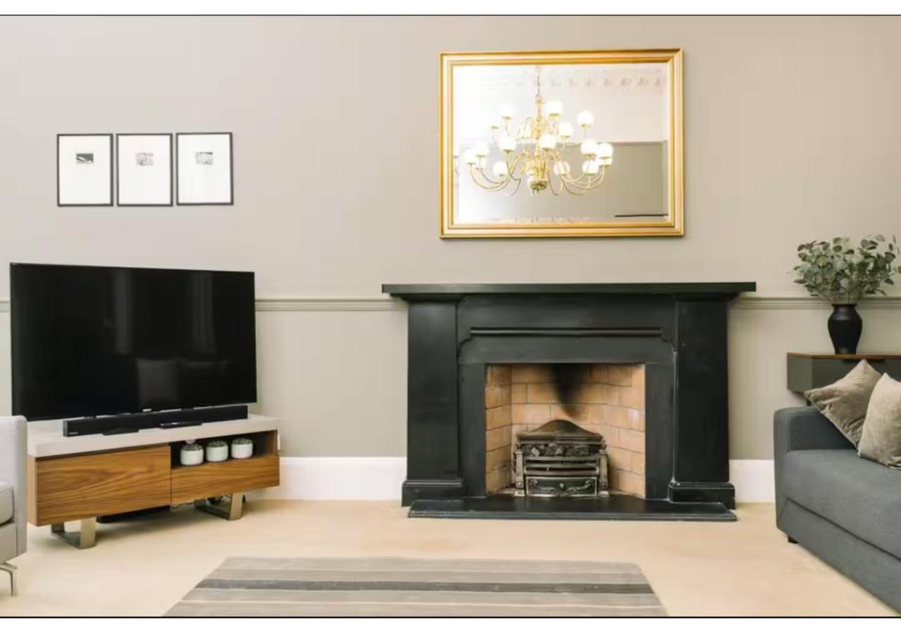 Joivy Palmerston Place Residence - Luxury City Centre Apt With Private Parking Edinburgh Bagian luar foto