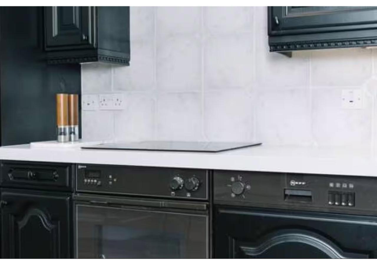 Joivy Palmerston Place Residence - Luxury City Centre Apt With Private Parking Edinburgh Bagian luar foto